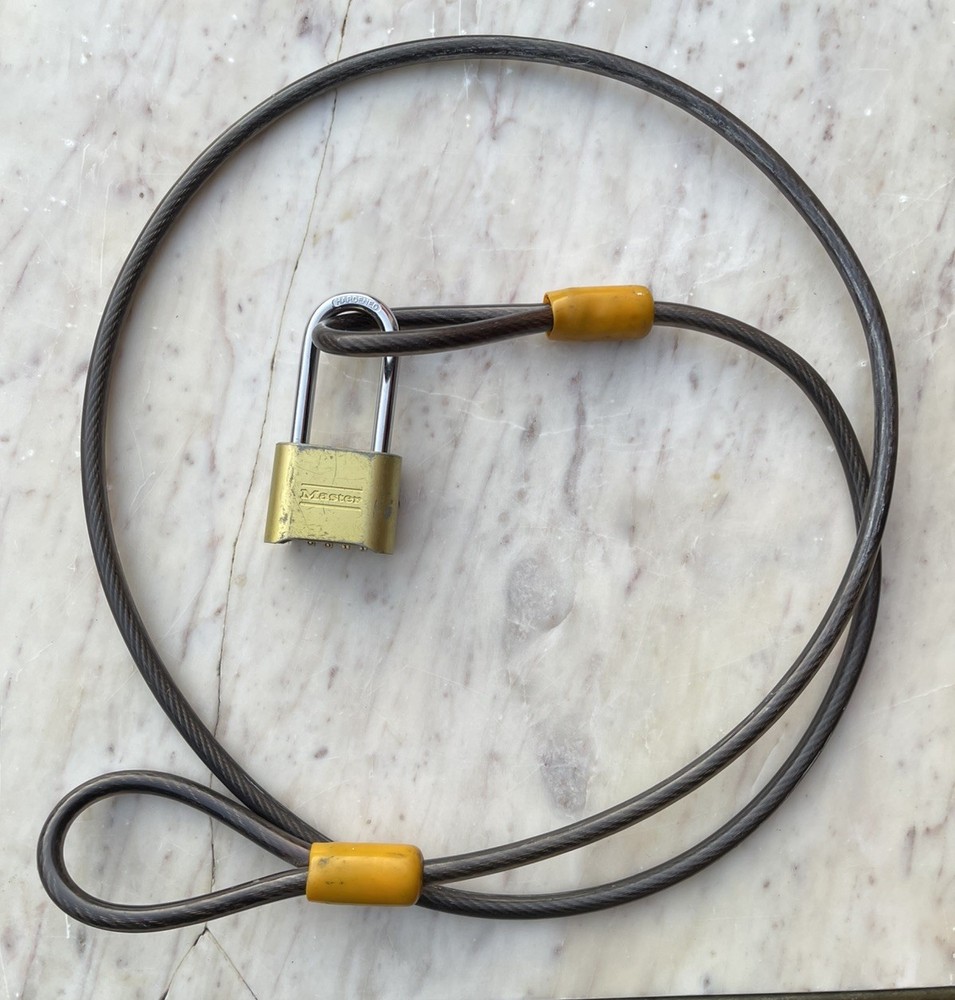 Cable and combination lock 5ft for bicycle Excellent condition