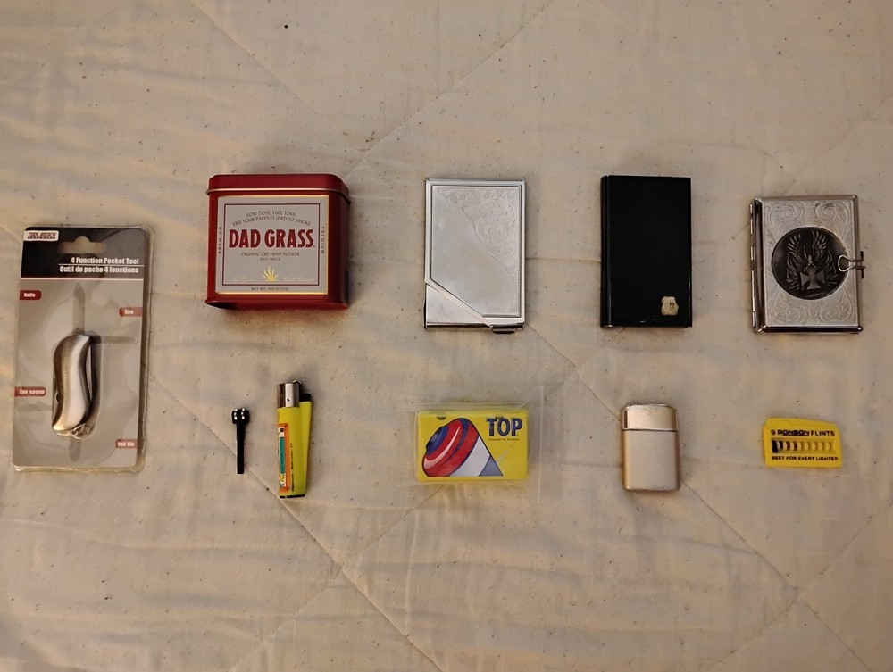TOP Cigarette Rolling Papers (480 total) & Vintage Ronson Lighter + Extras