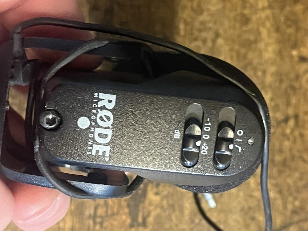 Rode VideoMic Pro. Rode Microphone. No Battery. Please Read