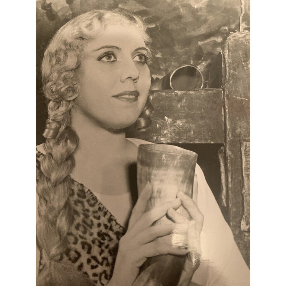 Bampton, Rose - Signed Photo 8 x 10