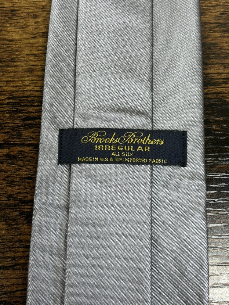 Brooks Brothers Solid Silver Tie 100% Silk Men's Necktie 57"