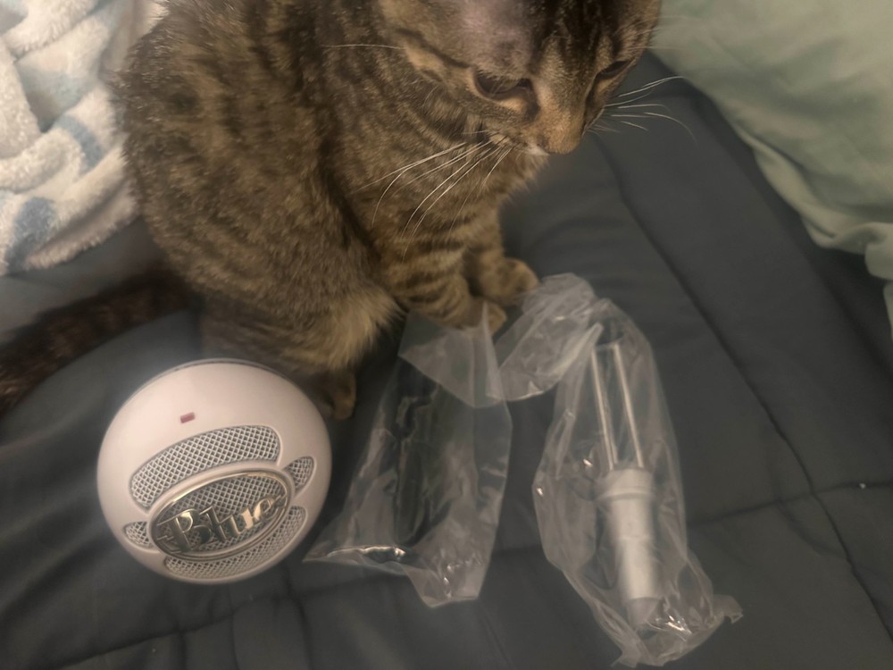 LOGITECH SNOW BALL ICE MICROPHONE.