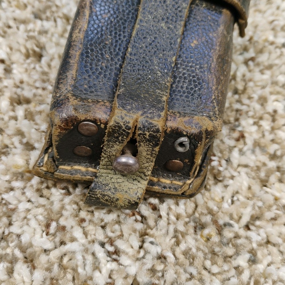 WW2 German K98 ? Single Leather Ammo Pouch With Belt Loop
