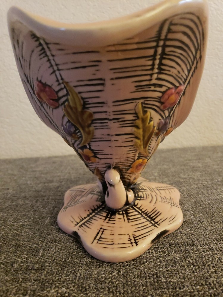 Hull USA Pottery Ceramic pink Cornicopia