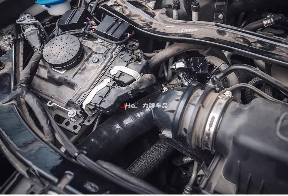 Performance Boost Charge Pipe Silicone For Ford Explorer 2020+ 2.3L Thickened