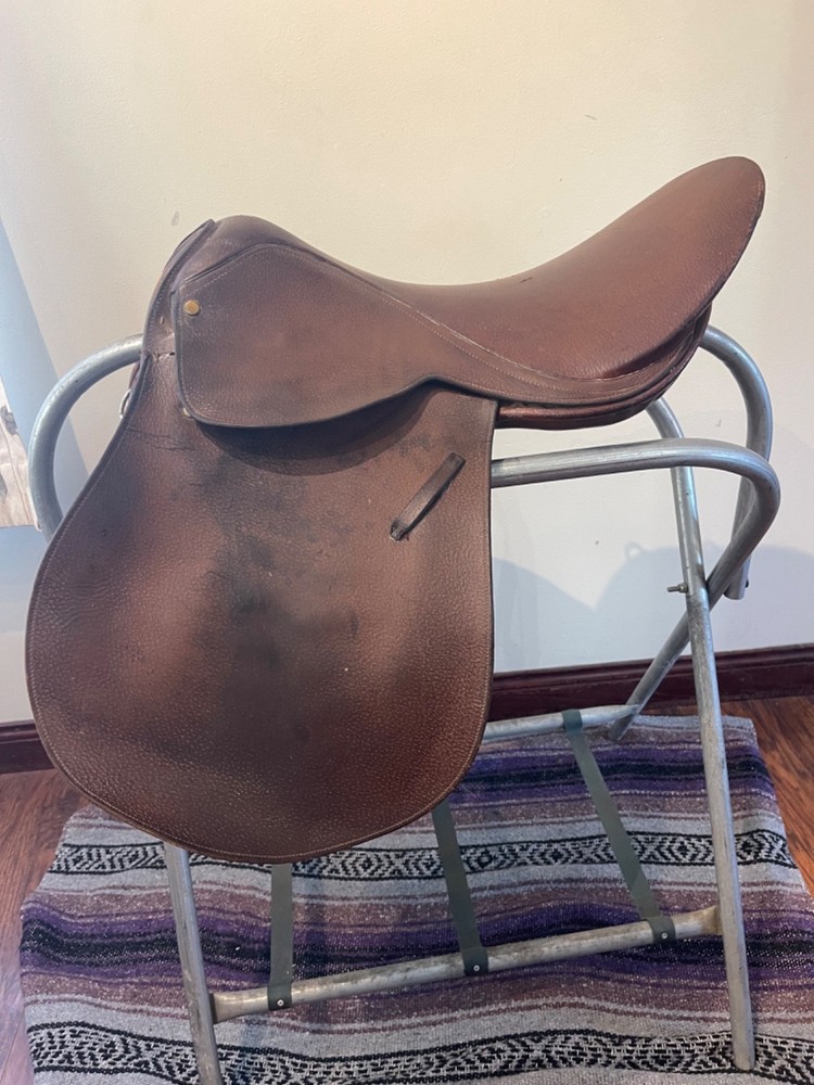 B.T. Crump 19" English Saddle