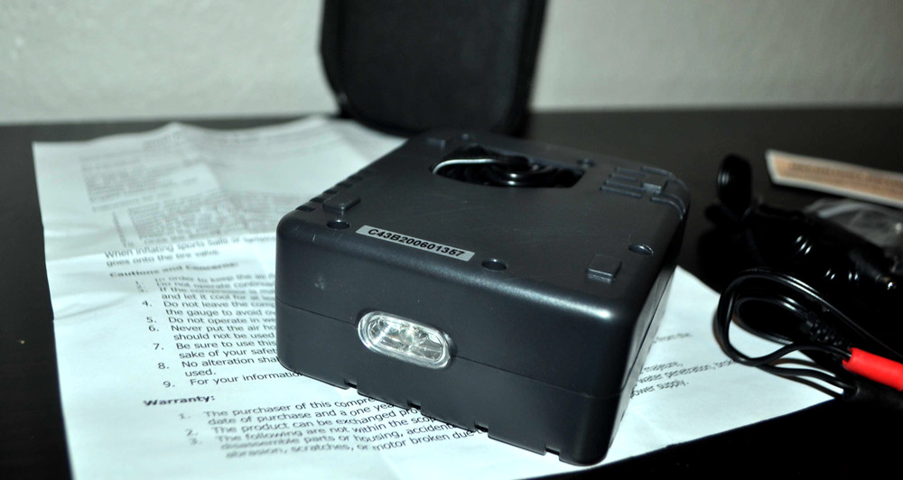 MINI-AIR COMPRESSOR with Car Case & Accessories. Stop & Go. Black