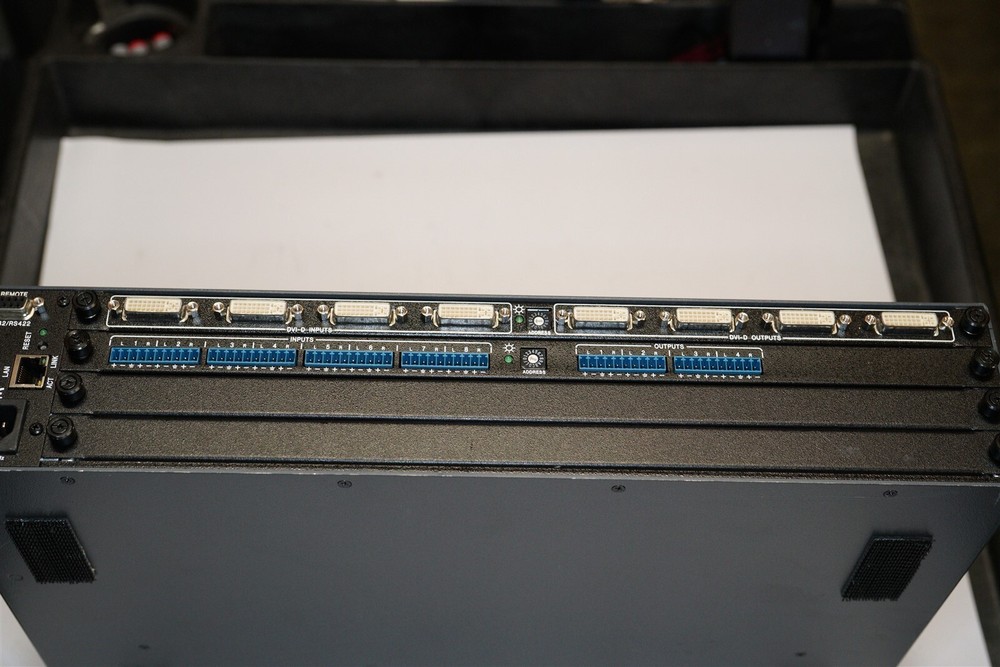 Extron SMX Series Switcher 4 DVI-D Inputs and 4 DVI-D Outputs.