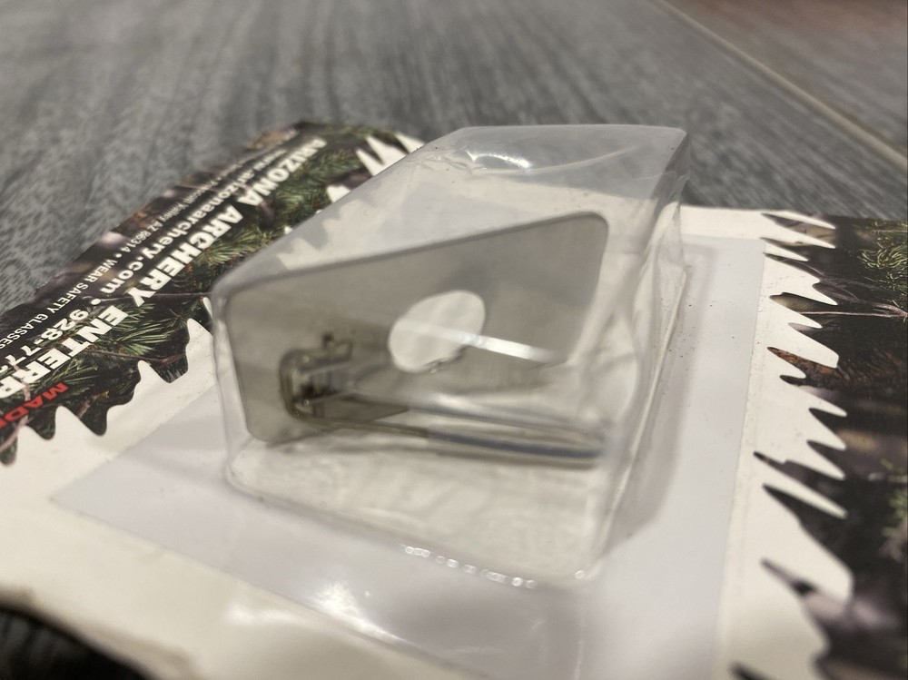 AAE archery T-300 Hunter LH Arrow Rest