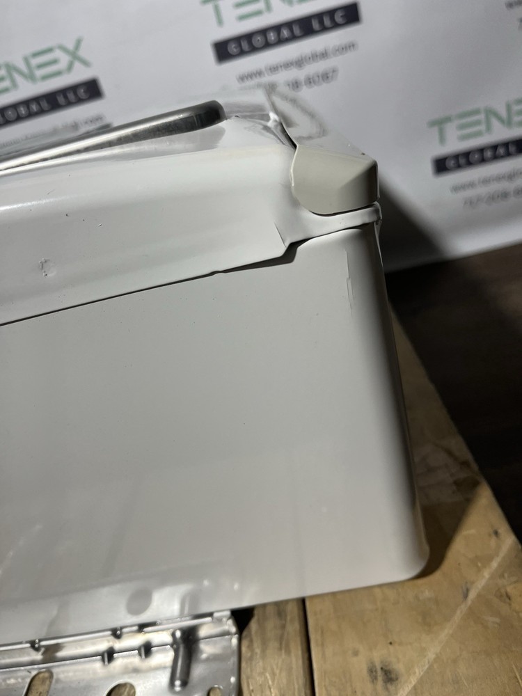 Rinnai V53DeN Outdoor Tankless Water Heater 120k BTU Natural Gas (B-23 #1548)