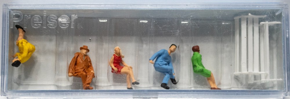 Preiser HO #14101 Pedestrians -- Seated Persons #1 pkg(5)