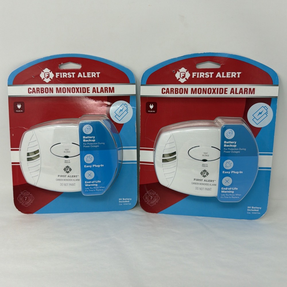 2-Pack First Alert Plug-In Carbon Monoxide CO2 Alarm 9V Battery Backup Included