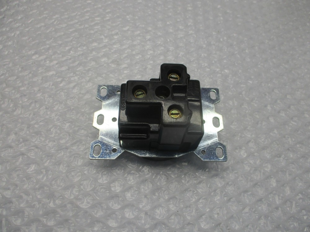 HUBBELL 125V 50AMPS RECEPTACLE UNMP