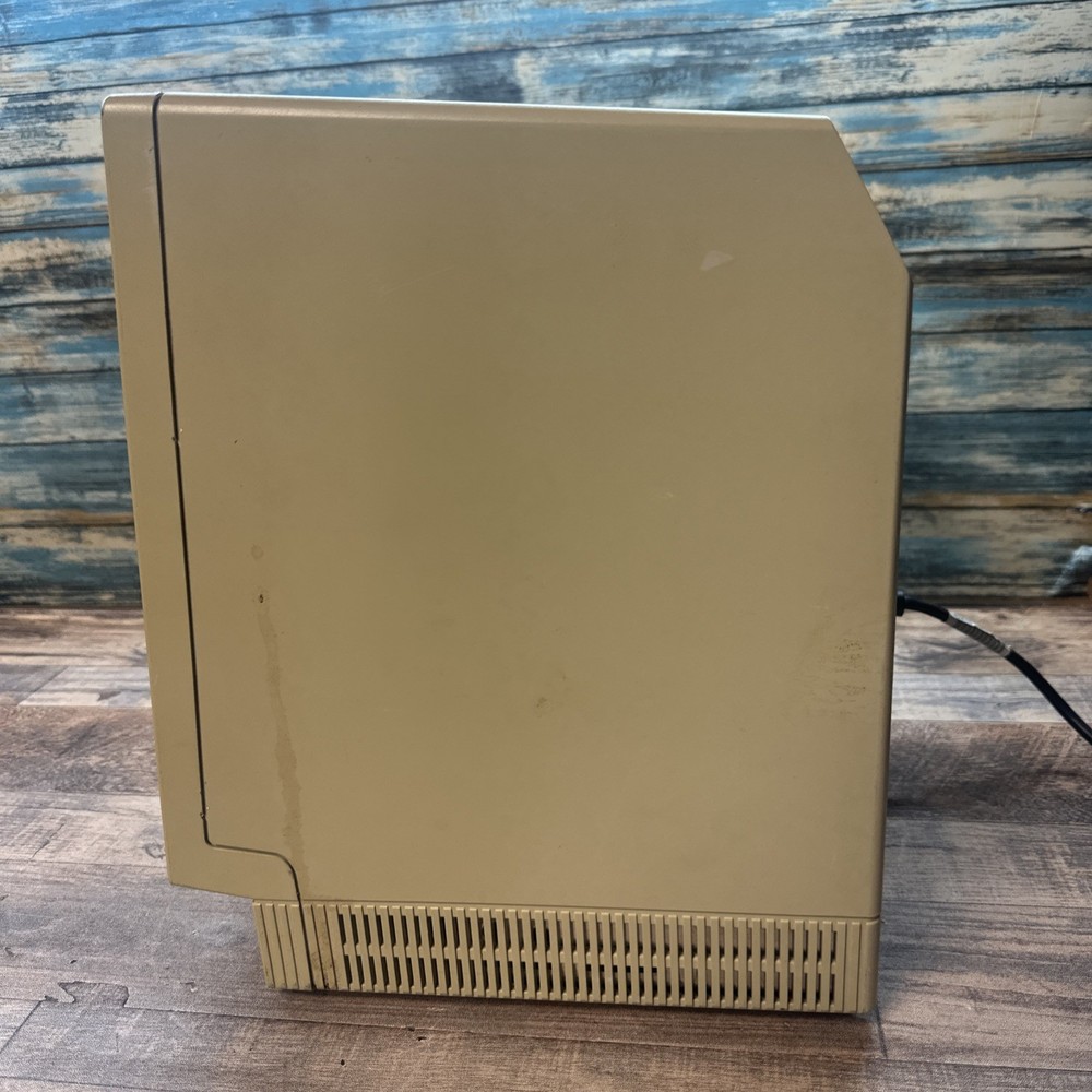 Vintage Apple Macintosh SE Model M5011 Computer - Powers & Boots, As Is