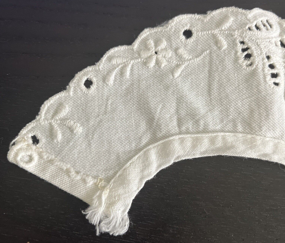 Vintage Lace Trim Arch