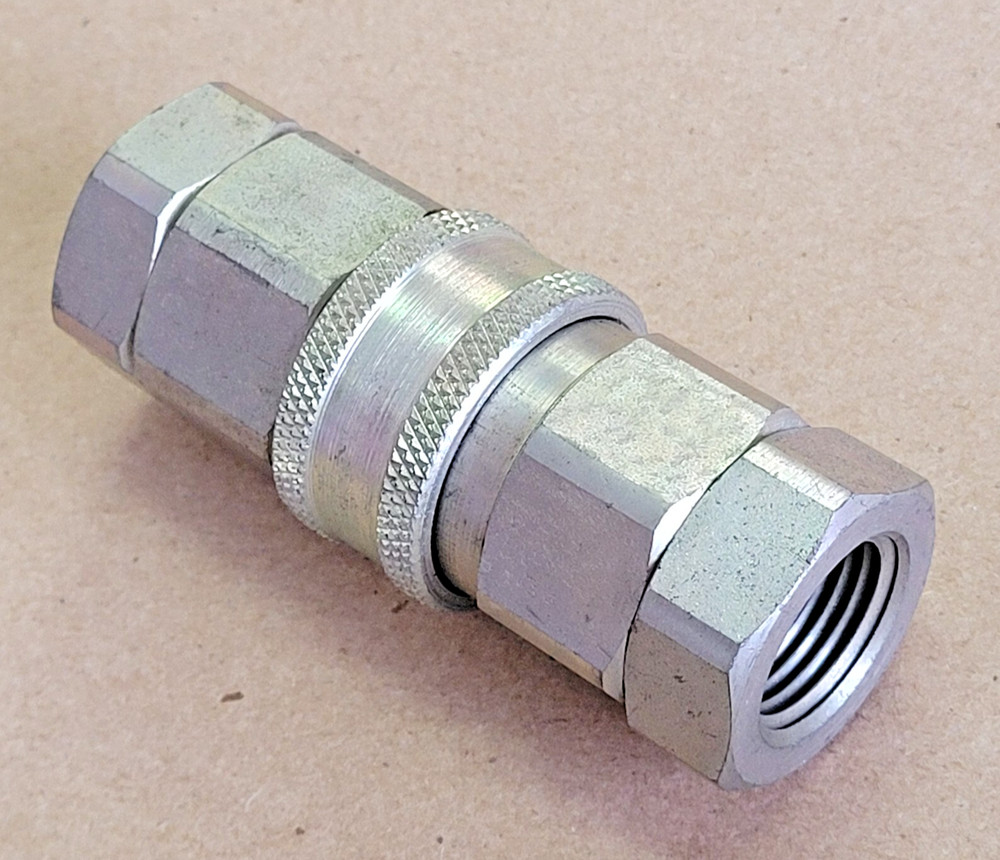 SNAP-TITE VHC-8 QUICK COUPLER, 1 PC.