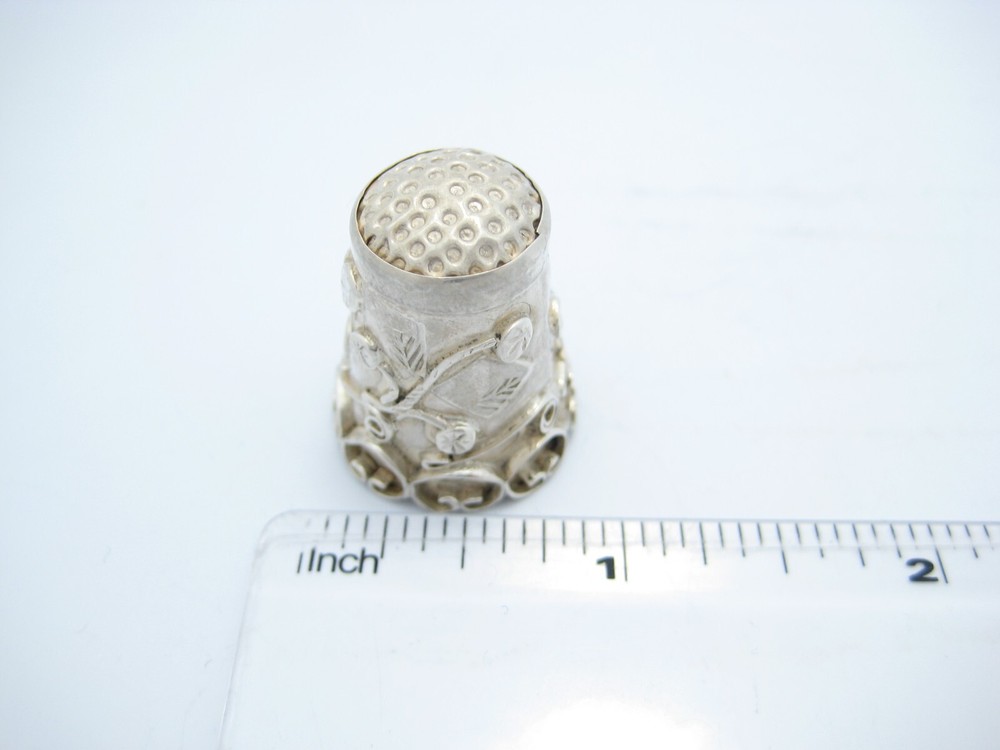 Antique Sterling Silver Raised Leaf Scroll Design Sewing Thimble