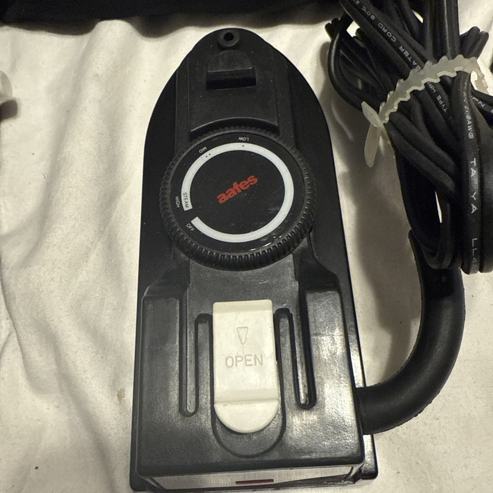 Aafes Travel Iron Model SF2 110/220 Volts