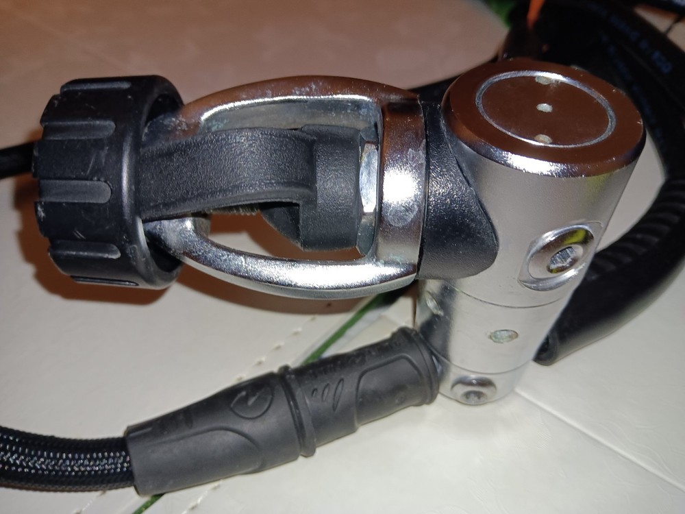 Scuba Diving Valves and Regulators with Hoses