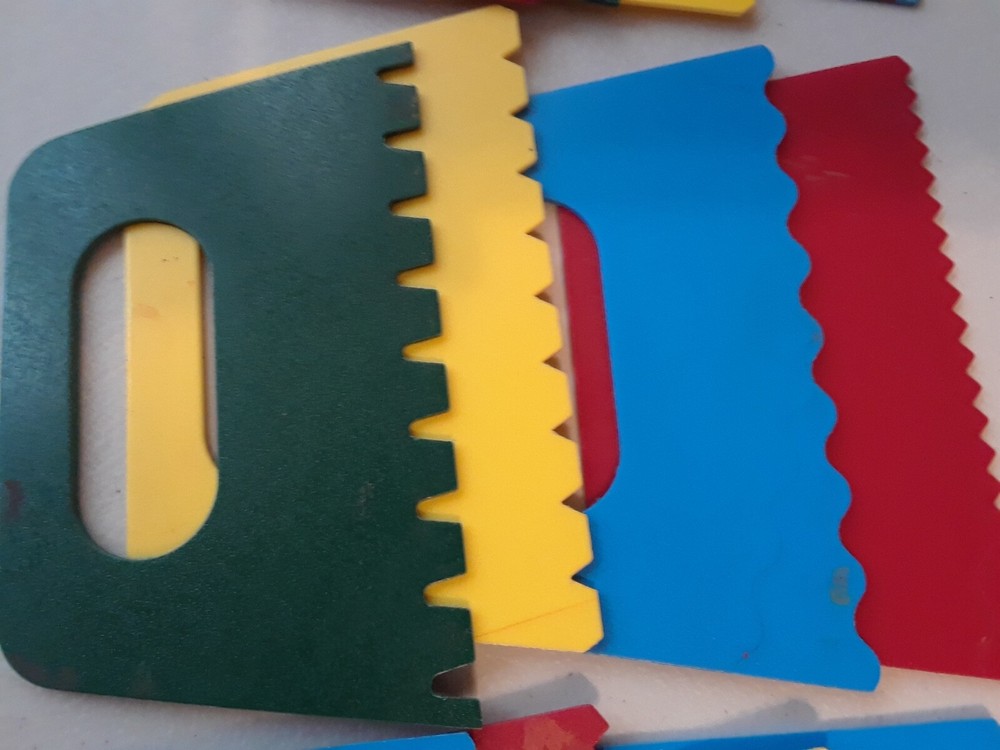 Plastic Paint scrapers Roylco student decorative patterns/ set of 3, (4 per set)