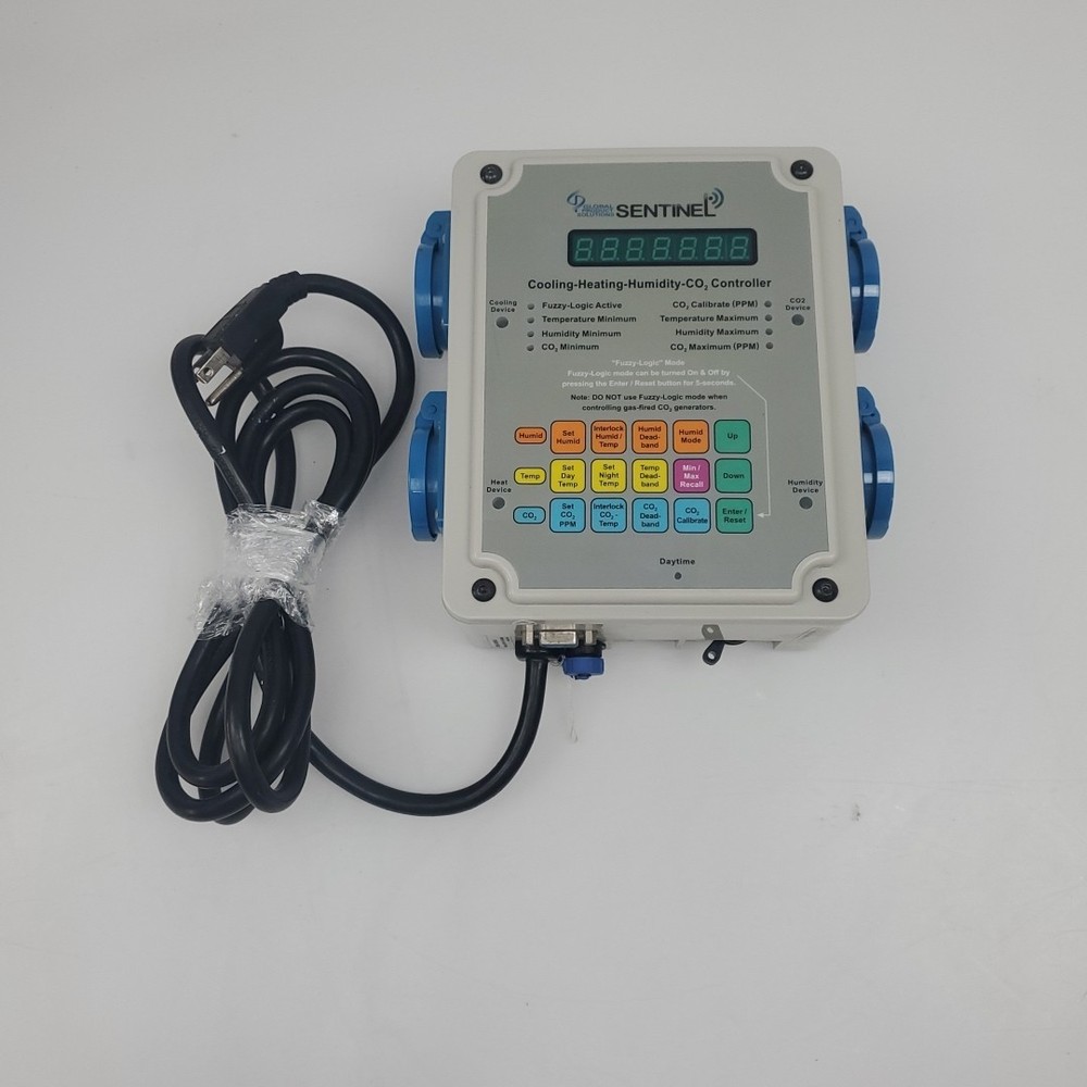 Sentinel CHHC-4PNSR-A Cooling-Heating-Humidity-CO2 Controller - Powers ON