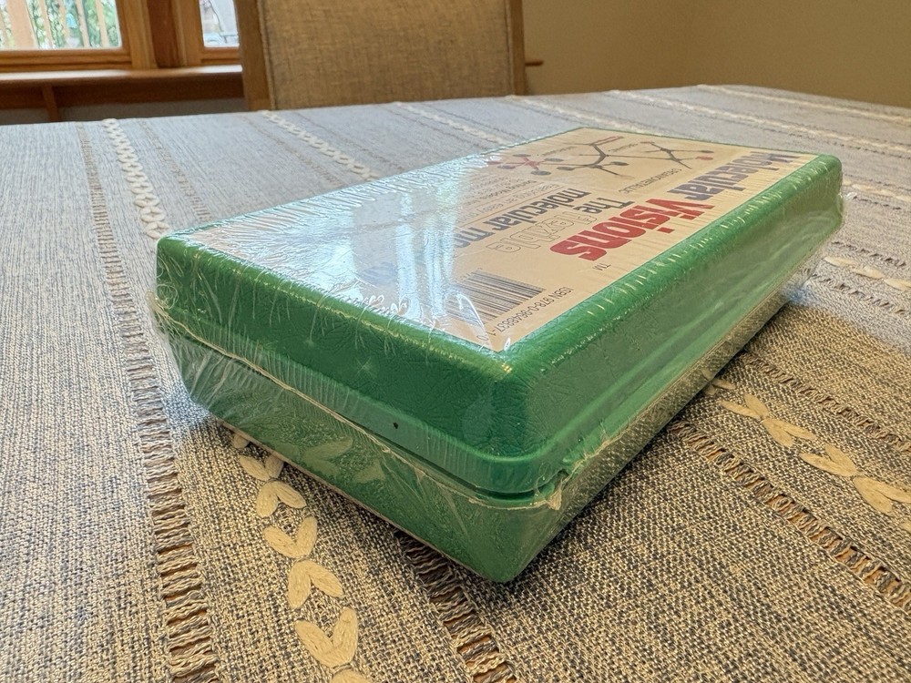 Molecular Visions The Flexible Molecular Model Kit by Darling Models 1996