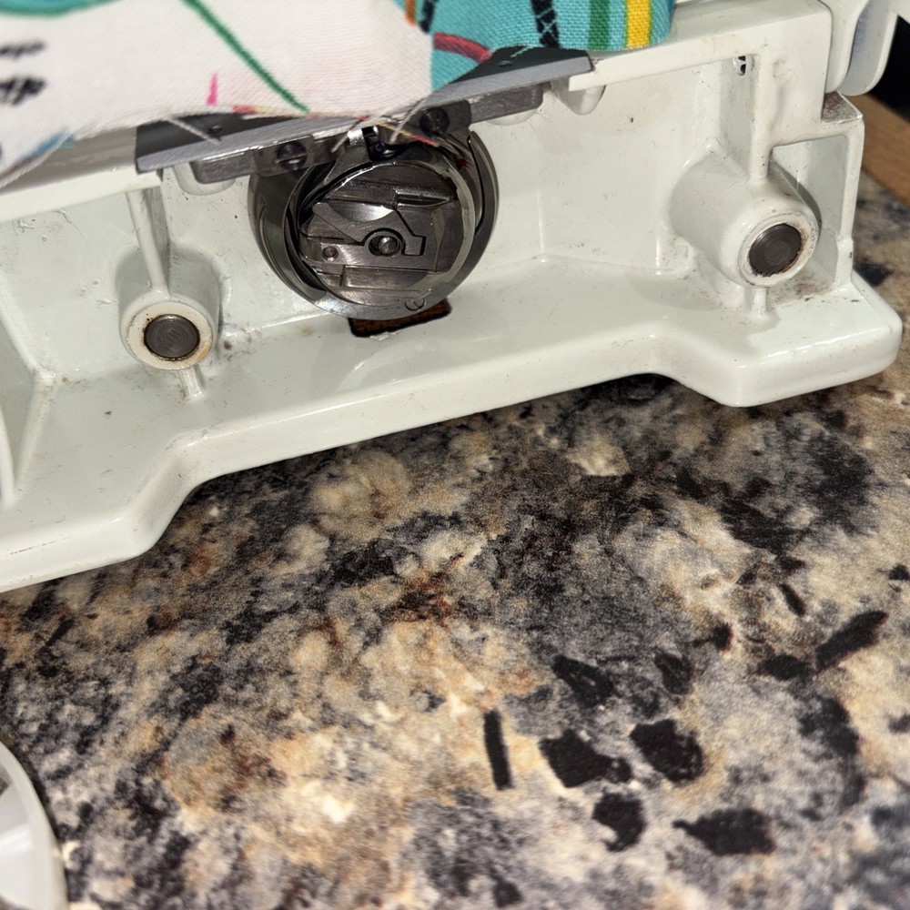 featherweight sewing machine 221 Celery