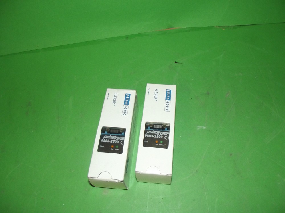FLEXOR Pulsotronic 9883-2500 NPN 40mm Inductive sensor.