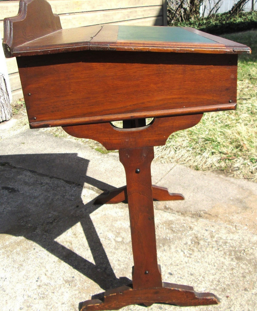 EASTLAKE STUDENT DESK
