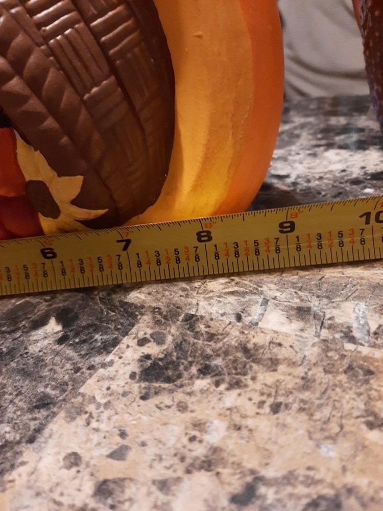 CORNUCOPIA AND SQUASH SEASONAL CERAMIC DECORATIVE PIECE !
