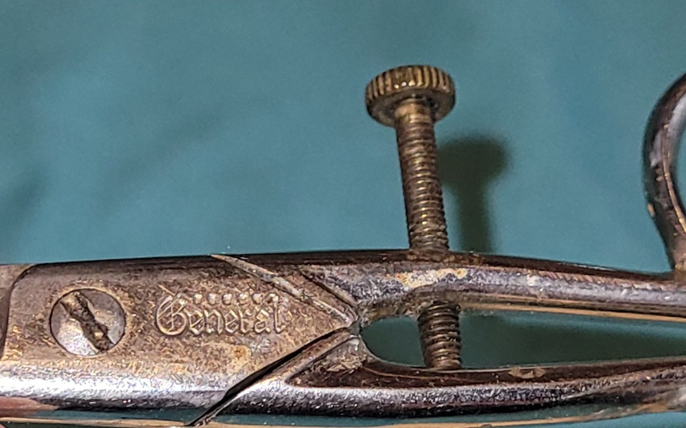 Vintage General Button Hole Scissors Adjustable Sewing Access Adjustable Screw