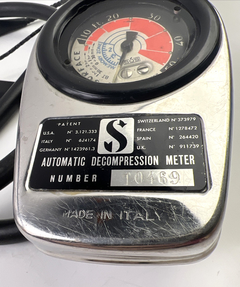Scubapro Automatic Decompression Meter Plus Regulator, etc. See Pics