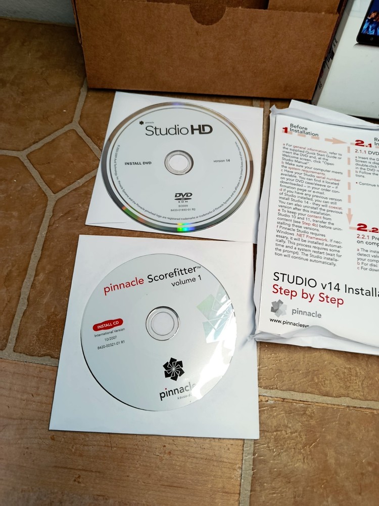 Pinnacle Studio HD Version 14 DVD w/ Scorefitter