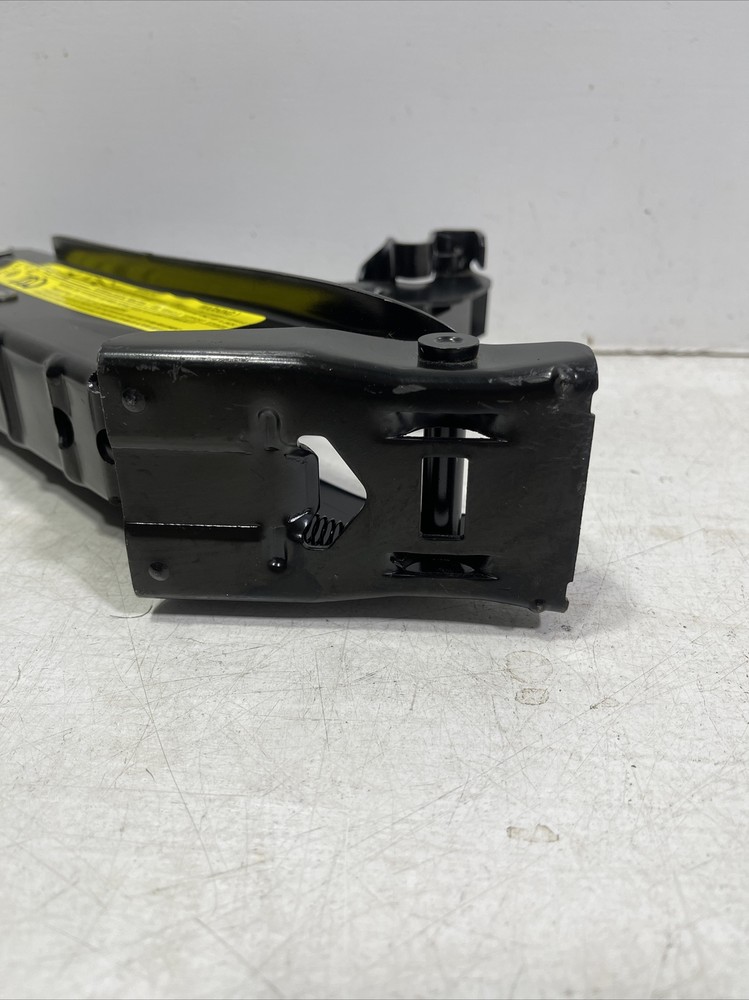 2009 2010 2011 VW EOS - JACK / TOOL KIT 1K0011031J