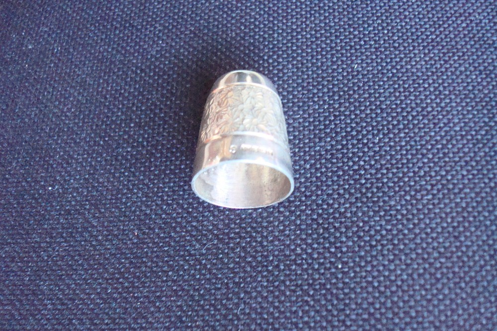 Sterling Silver Engraved Thimble, hallmarked, flowers