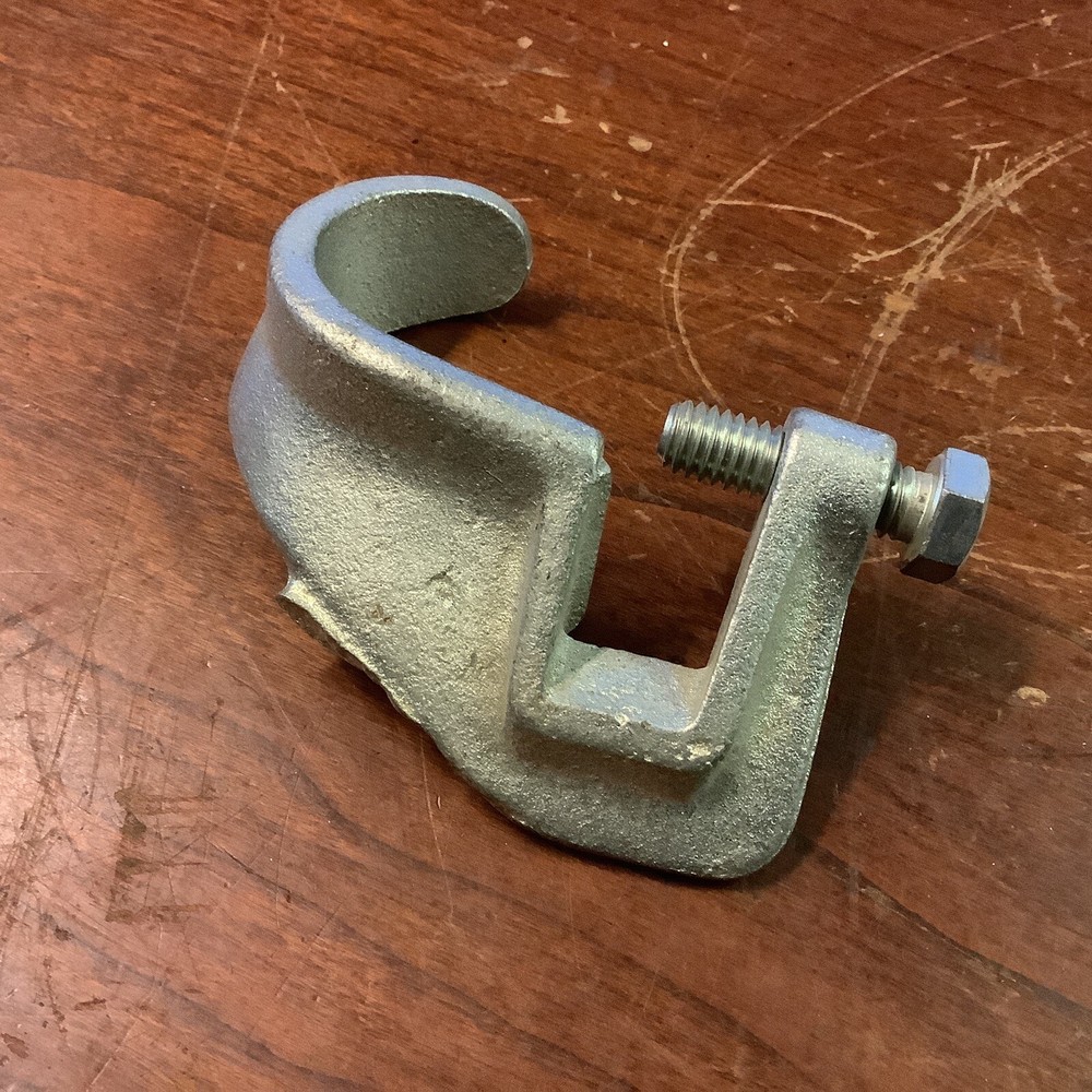 Thomas & Betts 693 Conduit Support Clamp 1-1/4”