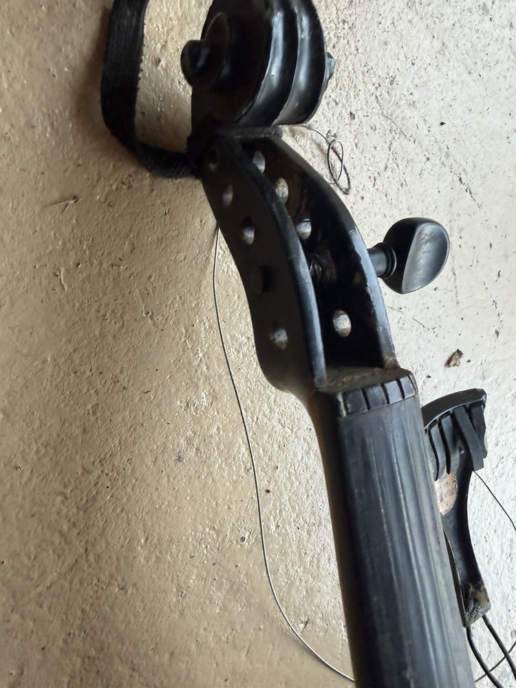 Barcus-Berry Electric Violin Black Polished 4-String needs work