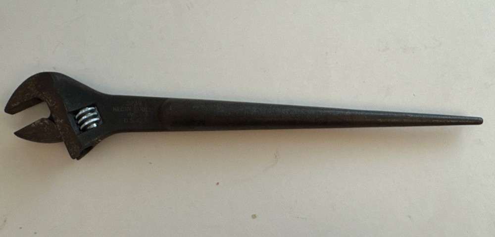 Klein Tools 3239 16" Adjustable Spud Wrench