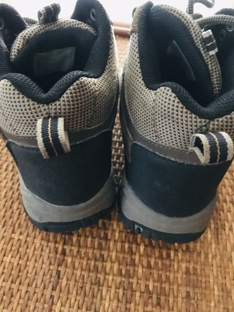 Magellan Outdoors Leather Boys Size 4 Medium Hiking Boots Brown