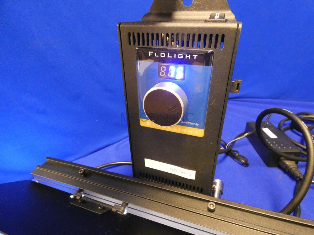 FloLight Bladelight 18 LED Light Qty 2 w/ dimmers READ AD