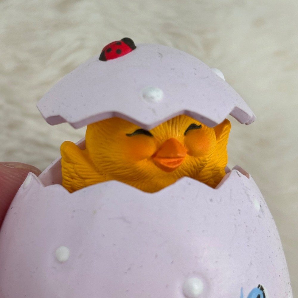 Vtg Hallmark Easter Egg w/ Chicken Pull String Toy Brooch Pin