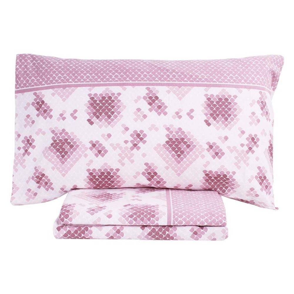Soft Winter Flannel Sheet Set Under Geometric Pillowcases