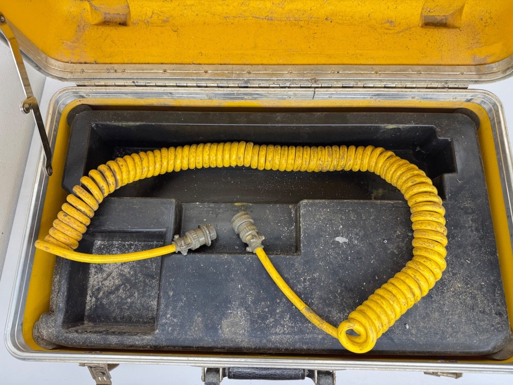 Laser Alignment Depthmaster ASSY 40500-01 Yellow Case Receiver UNTESTED READ