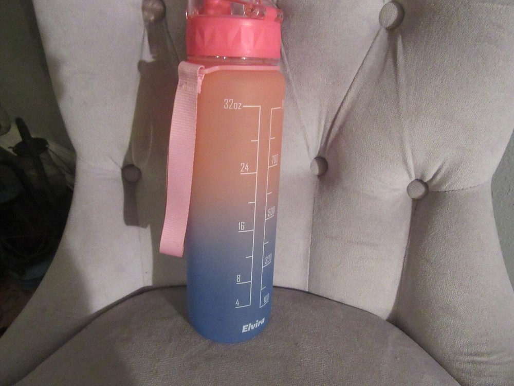 Super Clean Elvira Hydration Bottle 900 ml Nice Shape!