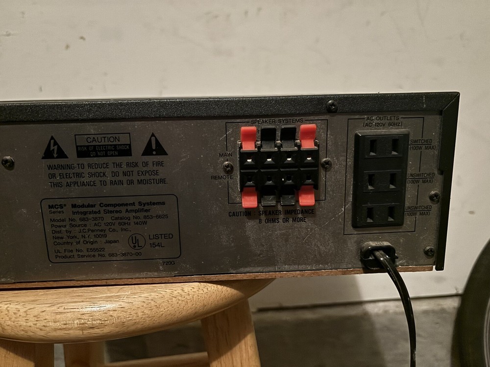 MCS SERIES 3870 STEREO INTEGRATED AMPLIFIER - POWERS ON