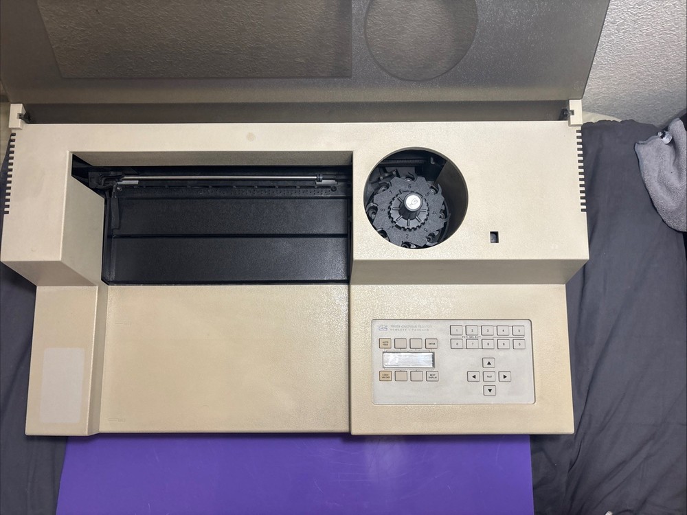 Hewlett-Packard HP 7550A graphics plotter with power cord