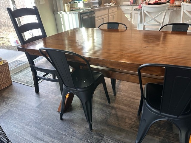 Pottery Barn Toscana Extendable Dining Table - Excellent Condition - 74"-104"