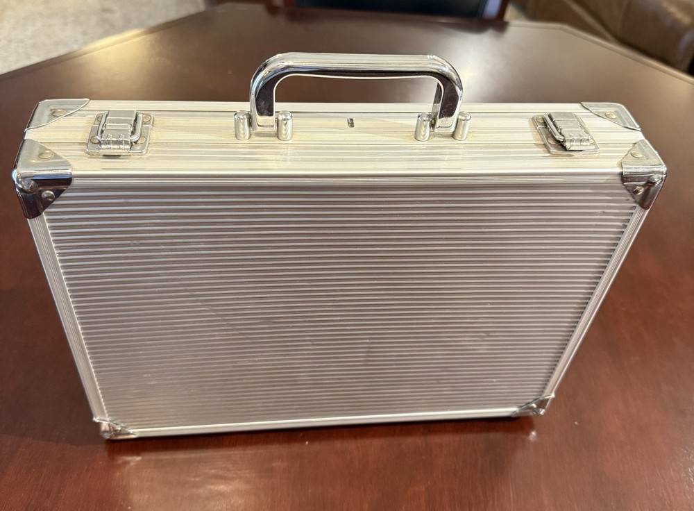 Golf Practice Putting Set in Metal Briefcase