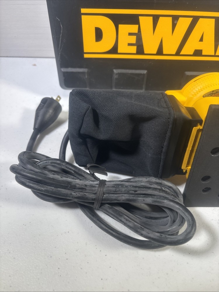 DEWALT DW411 120 VOLT Palm Grip Sander