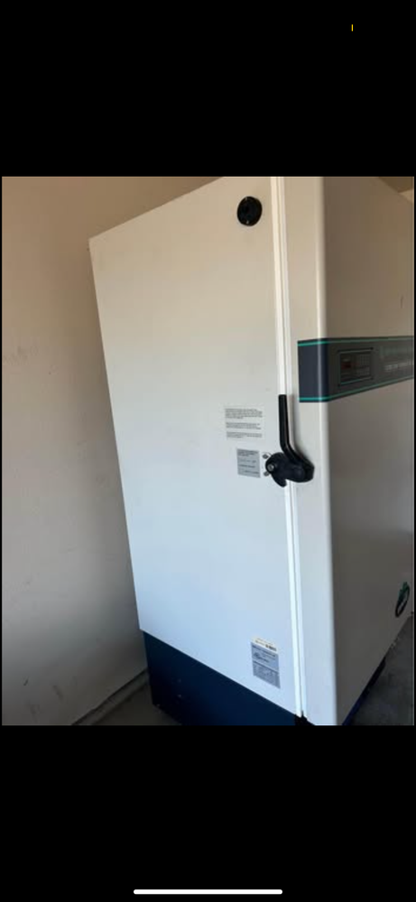 NEW BRUNSWICK SCIENTIFIC Low Temp Freezer